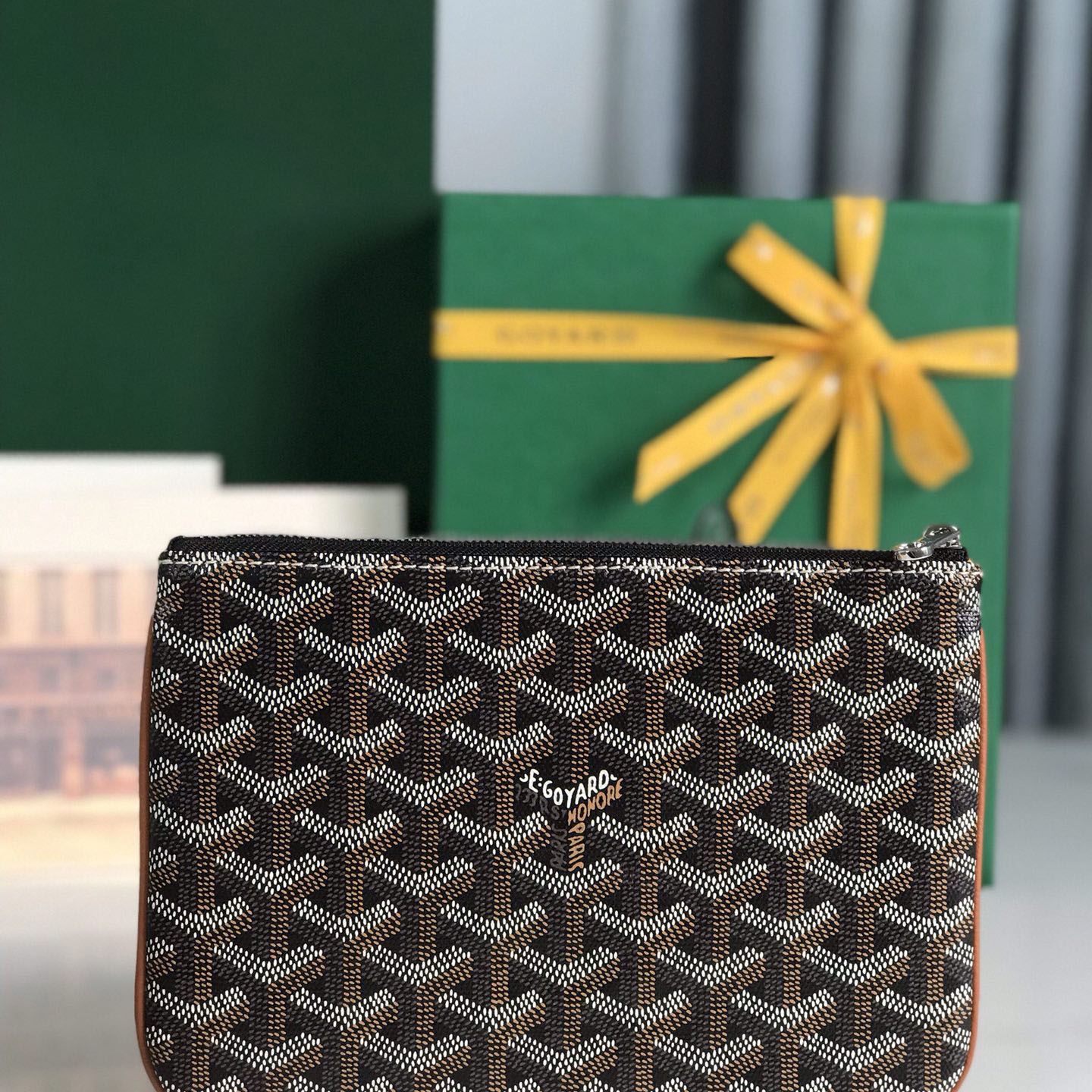 Go*ard clutch bags
